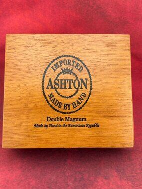 ASHTON DOUBLE MAGNUM CEDAR WOODEN EMPTY CIGAR BOX 8" x 6.75" x 2.5"